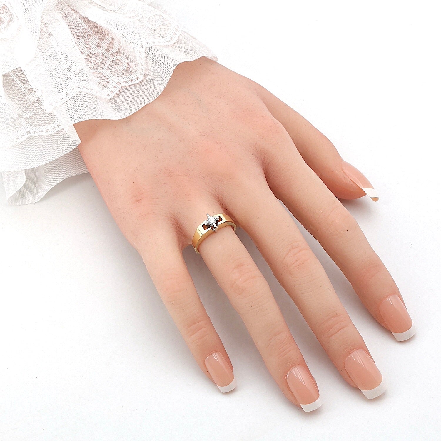 Ring in 585 gold bicolor with a brilliants approx. 0.15 ct