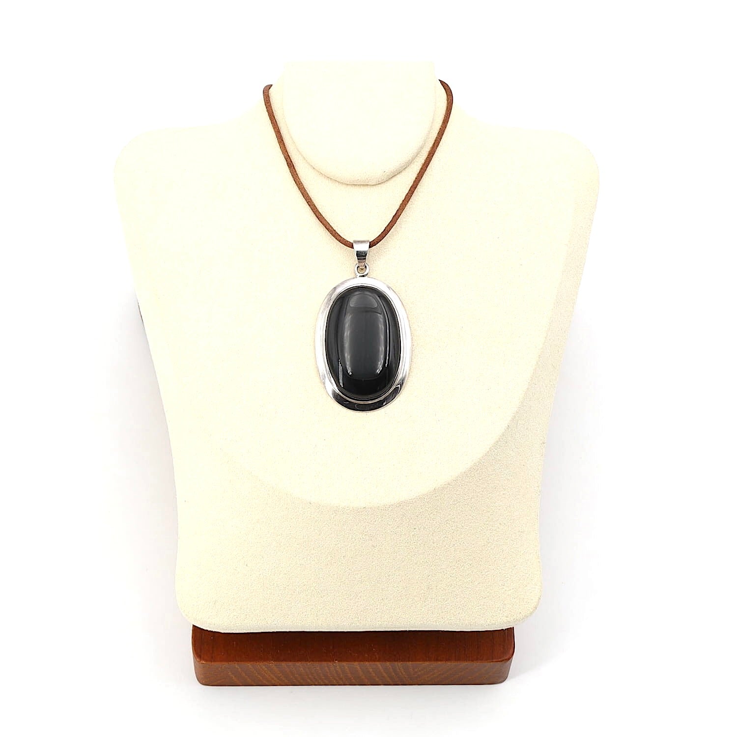 Vintage pendant in 925 silver with a large onyx