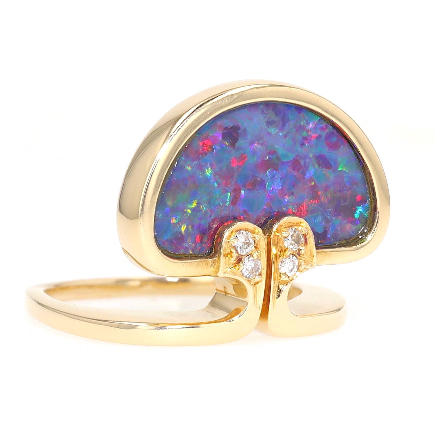 Ring in 750 yellow gold with an opal doublet and diamonds