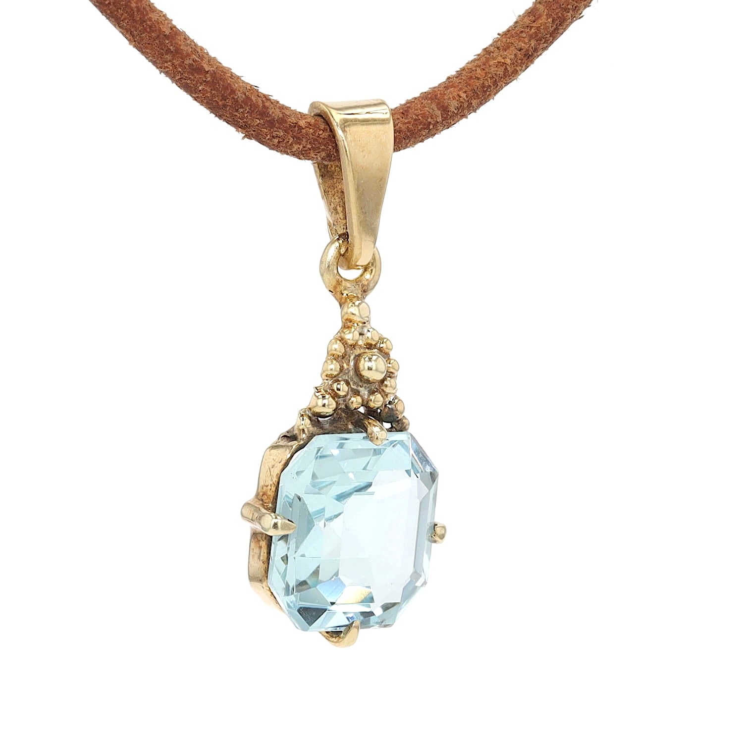 Vintage pendant in 585 yellow gold with an aquamarine