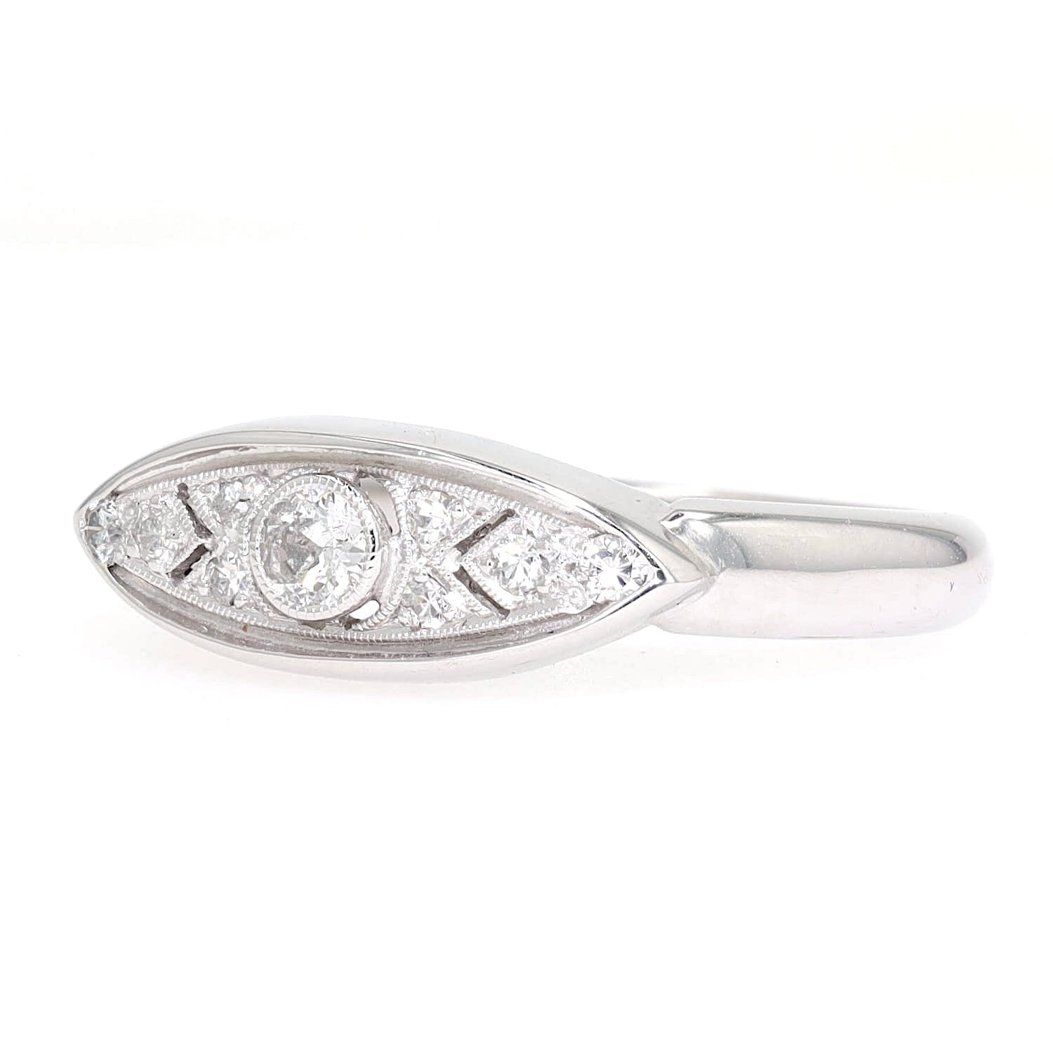 Ring in 750 white gold with diamonds