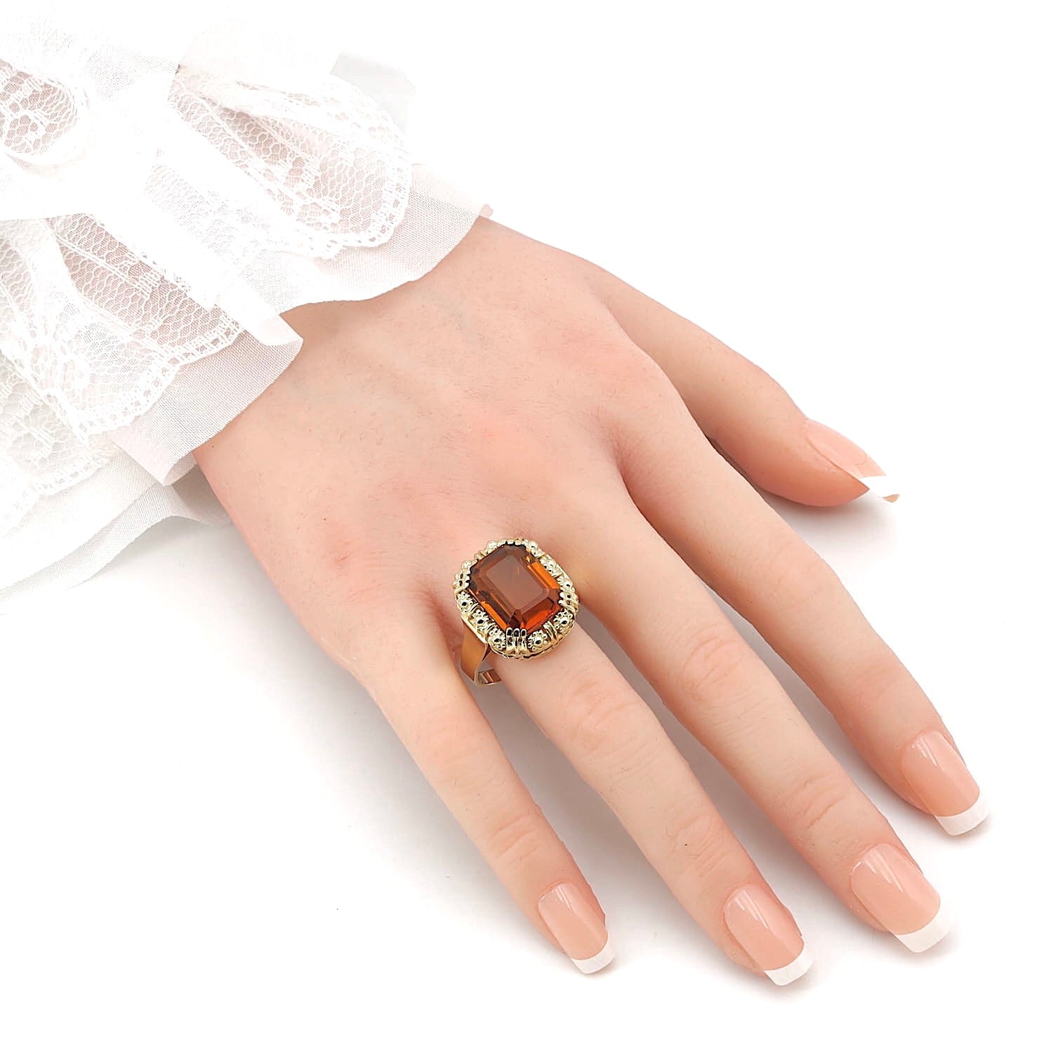 Ring in 585 yellow gold with a citrine approx. 9.4 ct