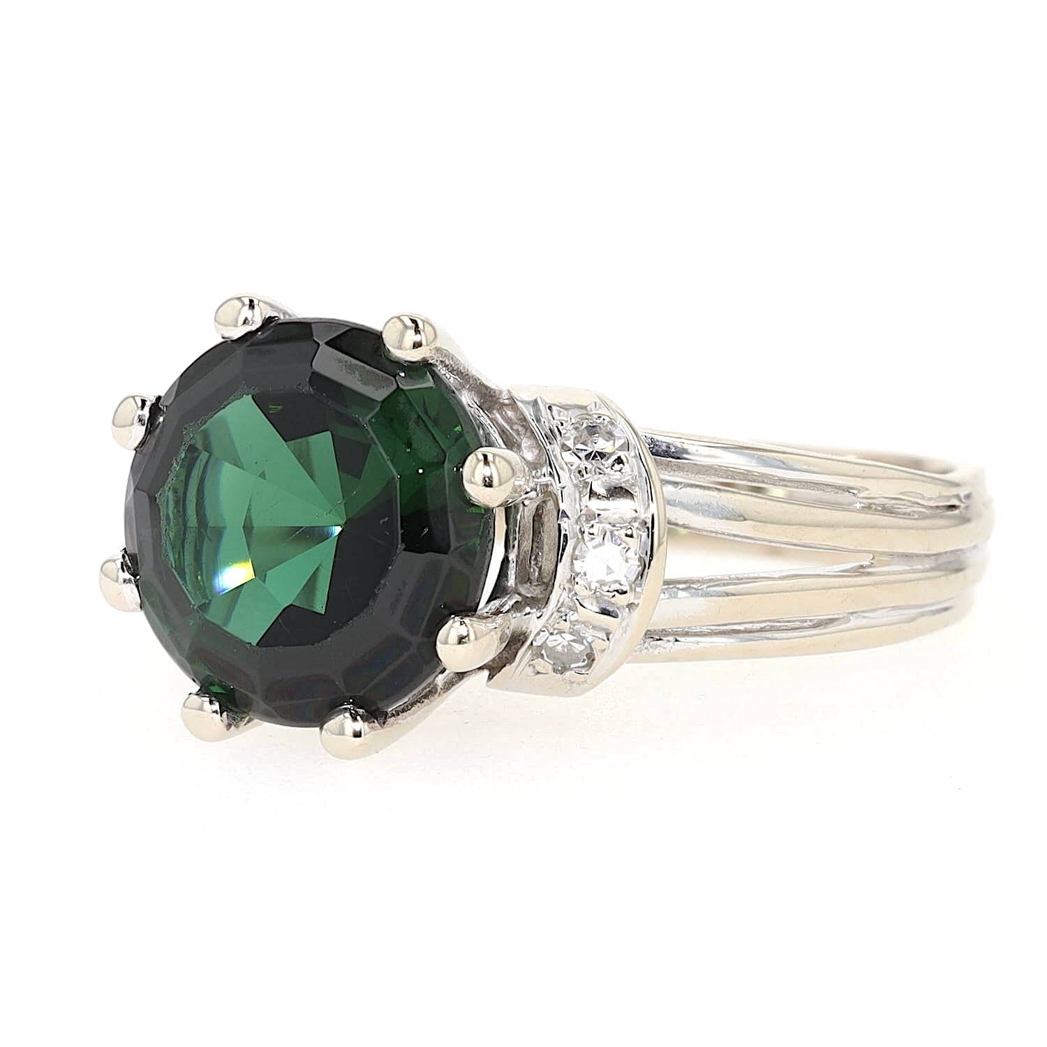 Ring in 585 white gold with a tourmaline and diamonds