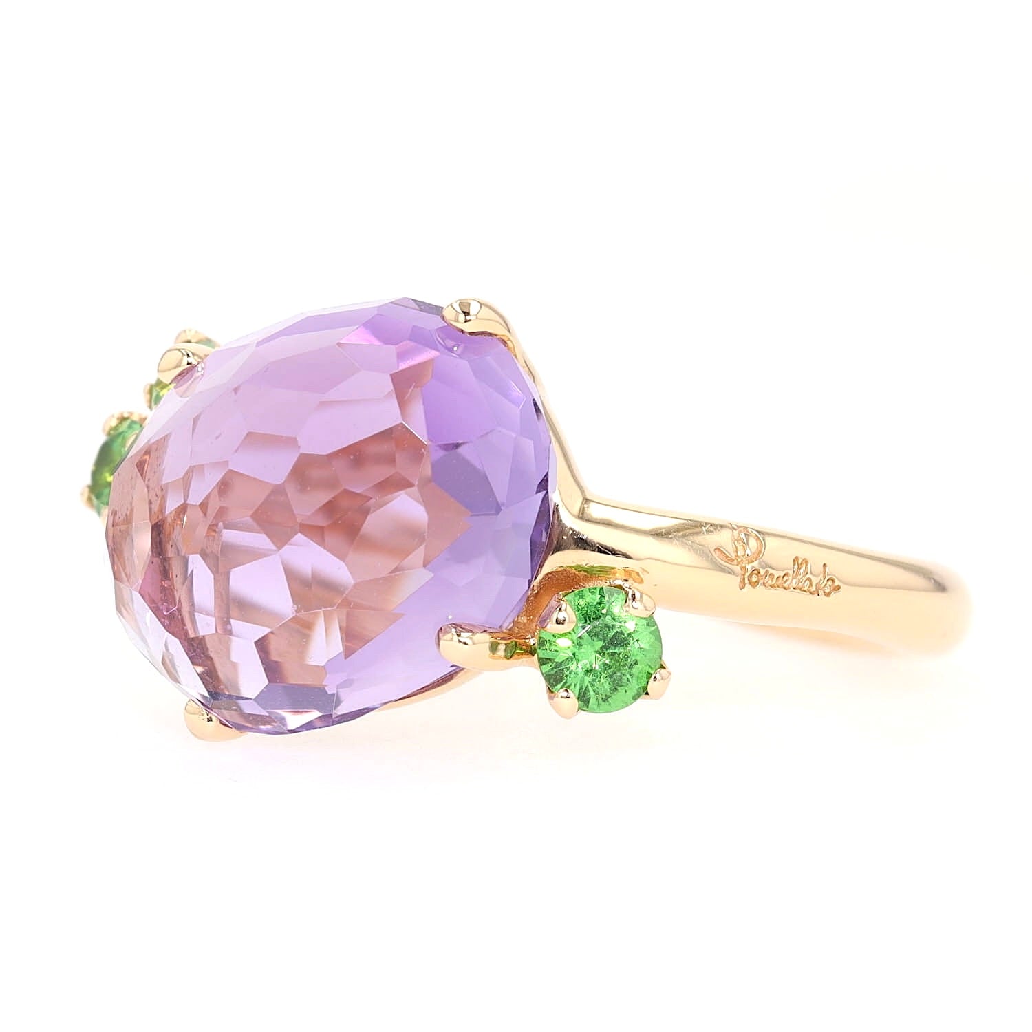 Pomellato Ring in 750er Roségold mit einem Amethyst und Tsavorithen, liegend links gedreht