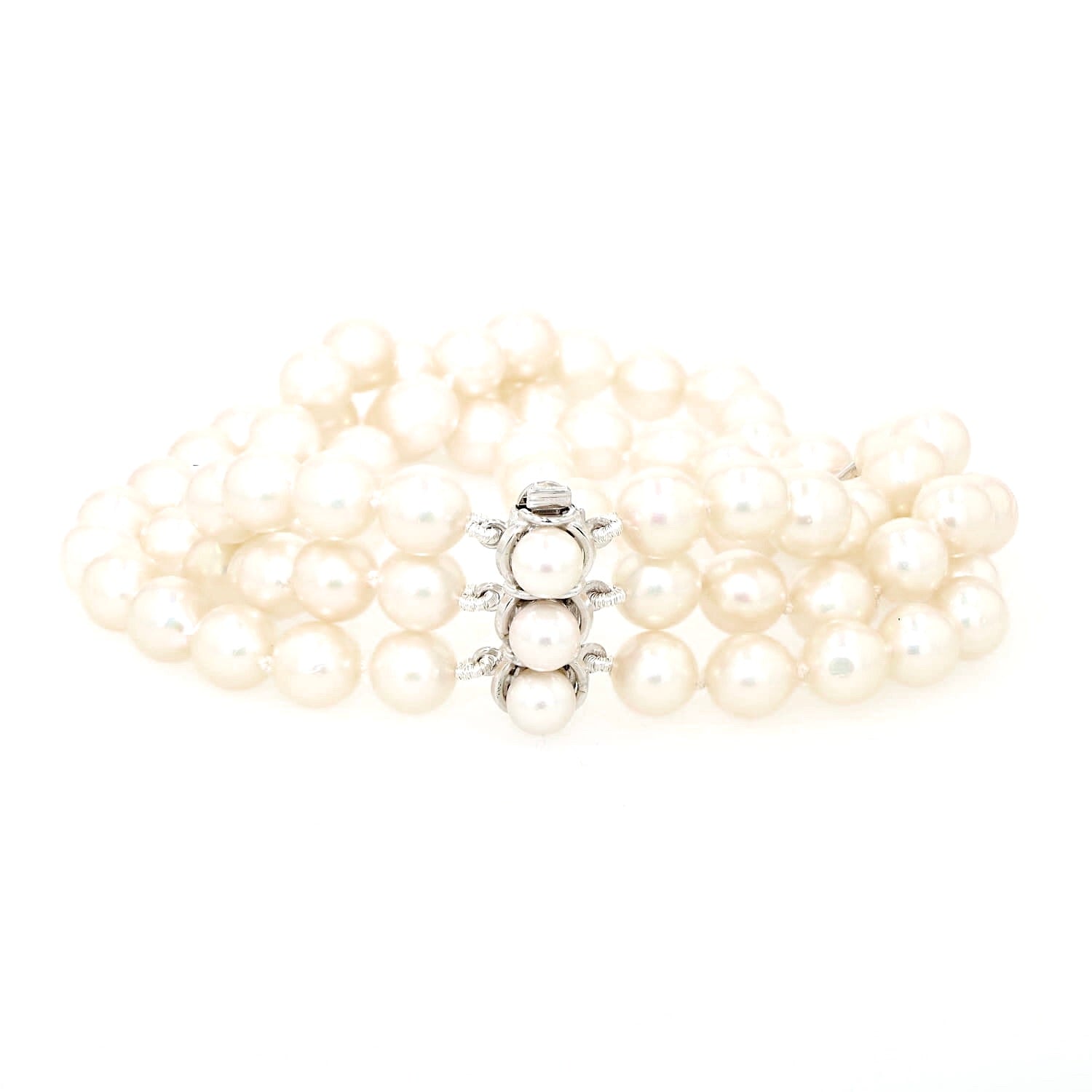 Cultured pearl bracelet with a lock made from 835 silver