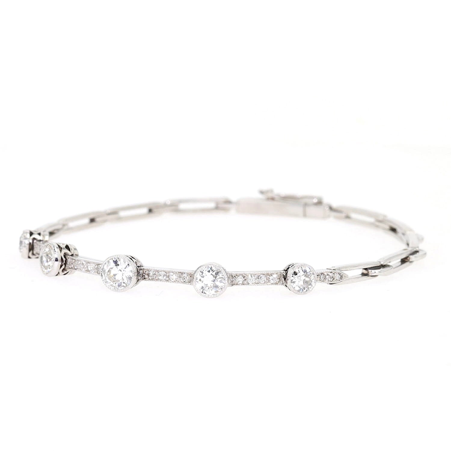 Belle Epoque bracelet in platinum with diamonds, turned horizontally to the left