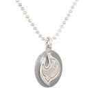 Kugelkette mit einem Anhänger in 925er Silber, hängend Vorderseite des Anhänger