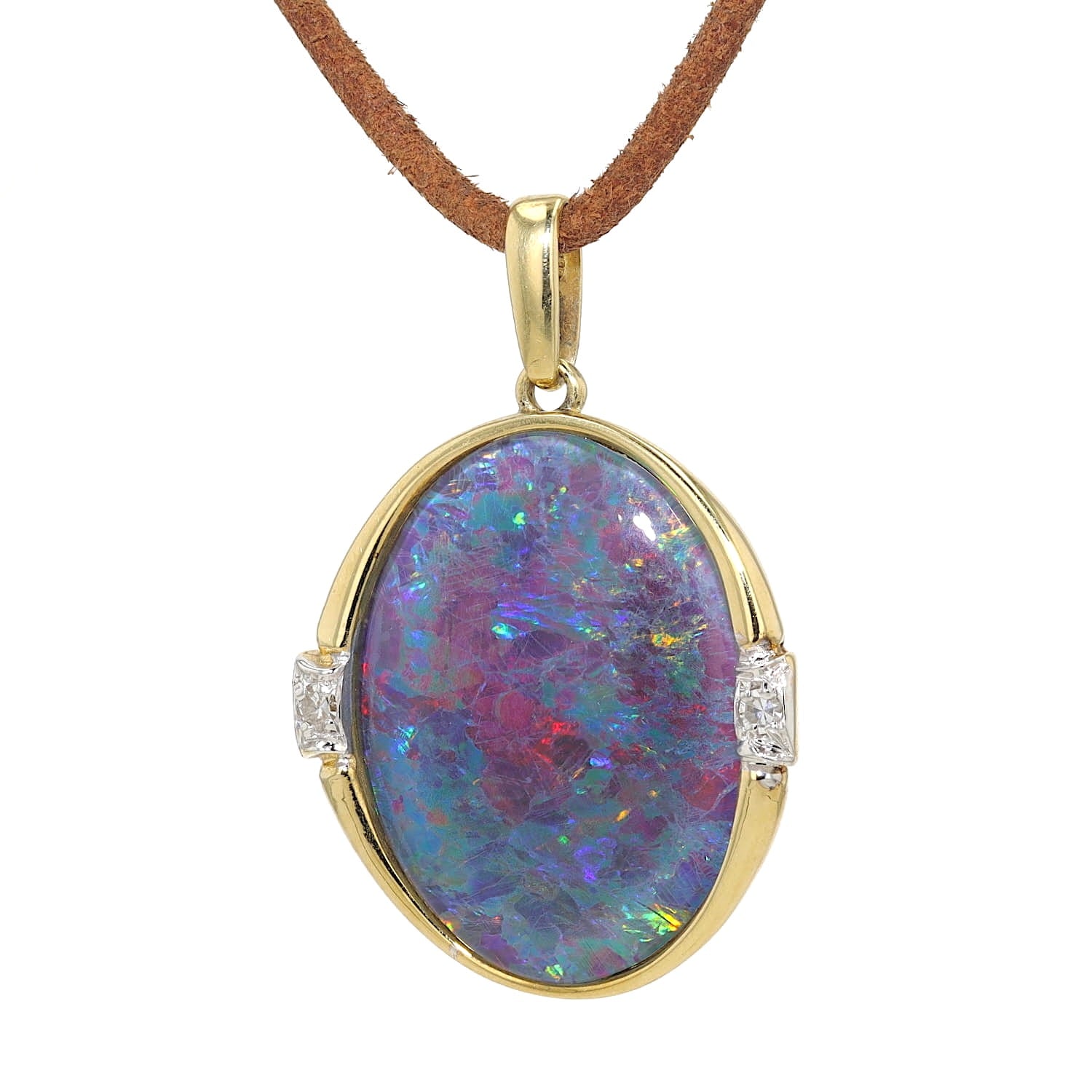 Pendant in 585 yellow gold with an opal triplet and diamonds, hanging turned to the left