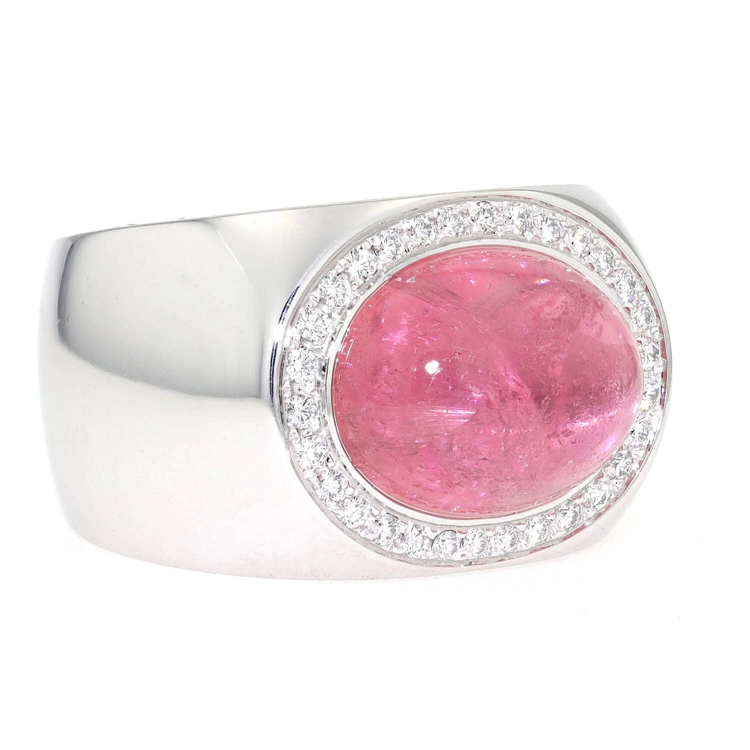 Statement ring made from 750 white gold with a pink tourmaline cabochon and brilliants