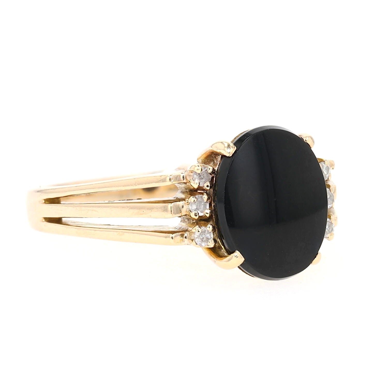 Ring in 585er Gelbgold mit einer Onyx-Platte und Diamanten, , liegend rechts gedreht