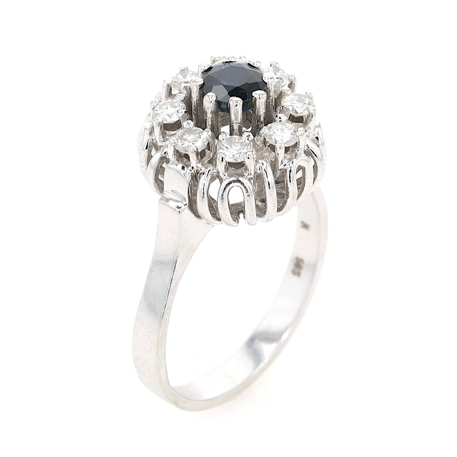 Vintage ring in 585 white gold with a sapphire and brilliants, standing