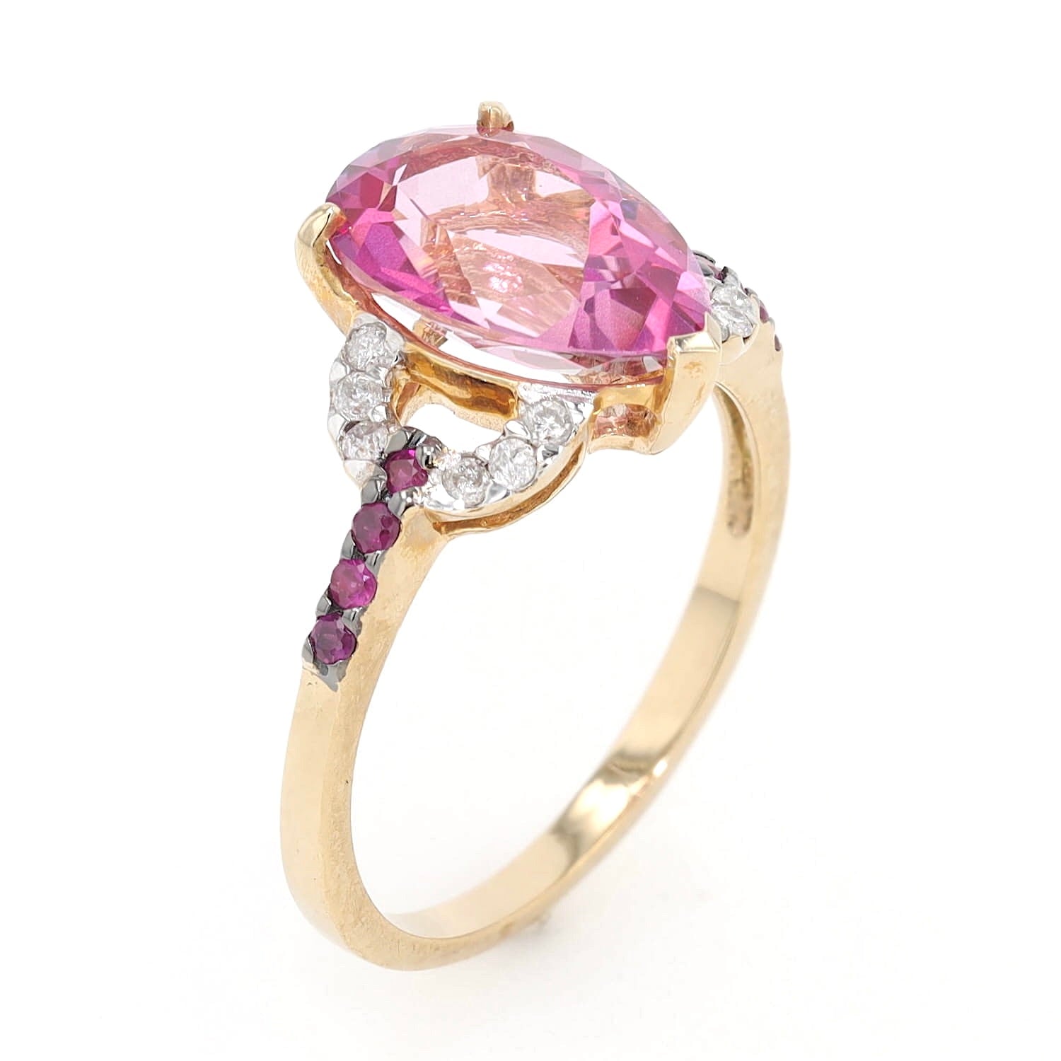 Ring in 375er Gelbgold mit einem pinkfarbenen Topas, Saphiren und Brillanten, stehend