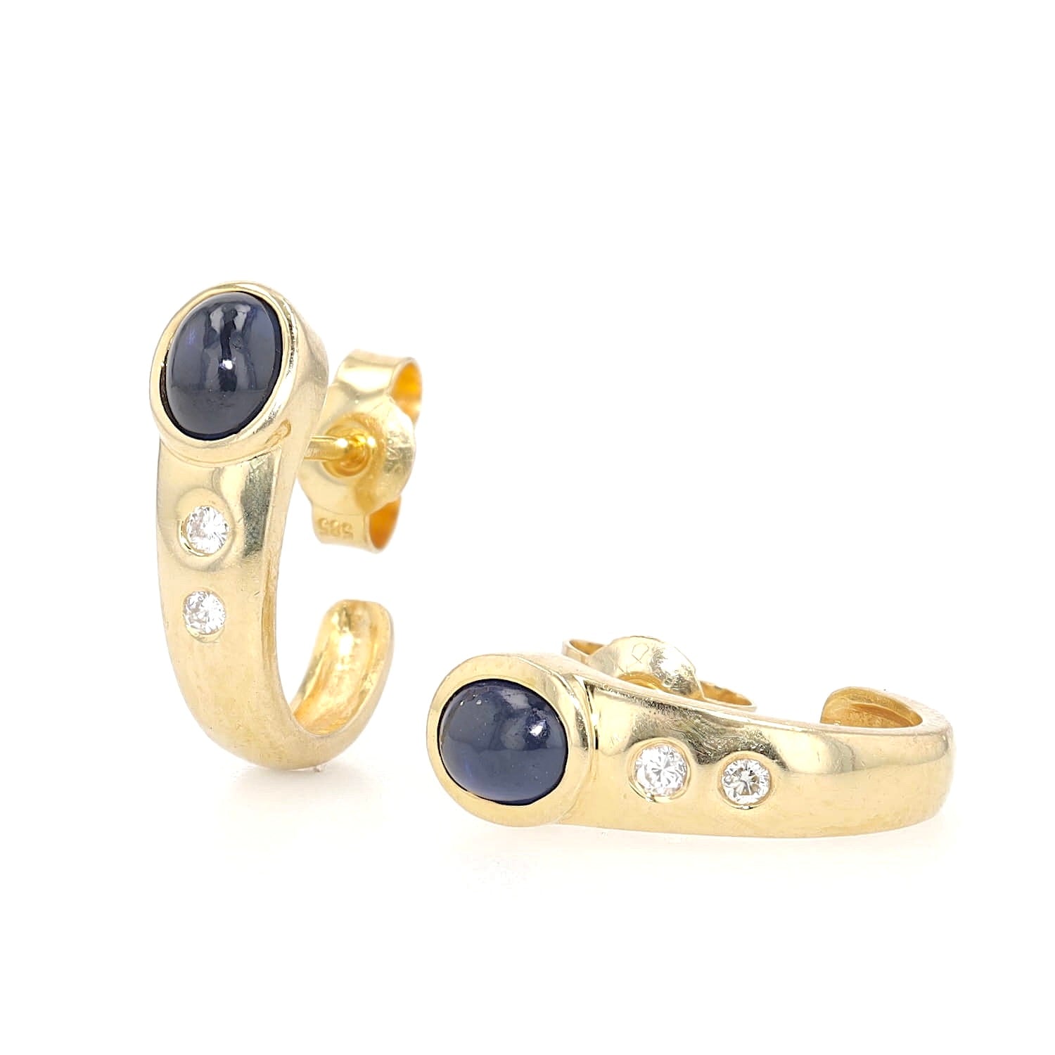 Half hoop earrings in 585 yellow gold, each with a sapphire and brilliants, one standing and one lying frontally