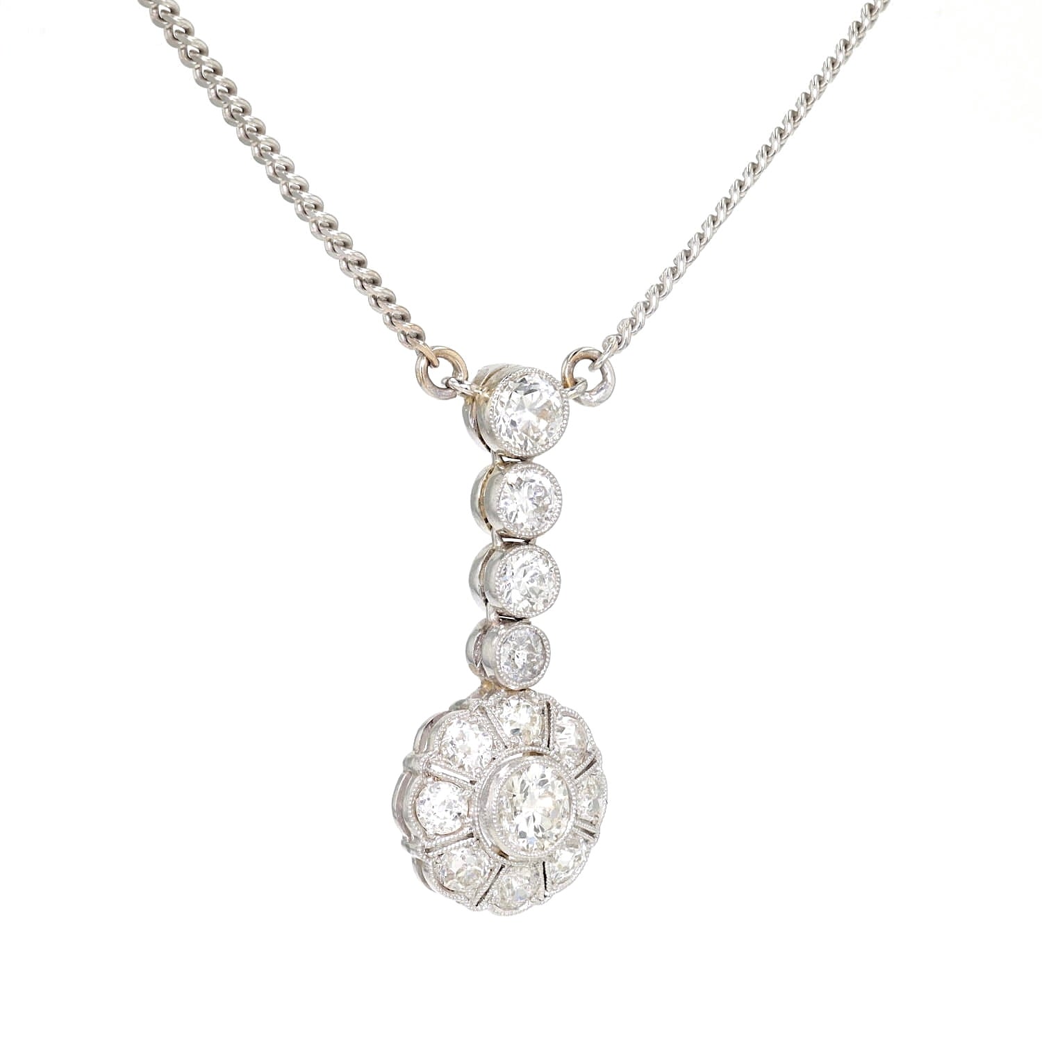 Art Deco und Vintage Collier in 585er Weißgold mit ca.  1,4 ct Diamanten, hängend rechts gedreht
