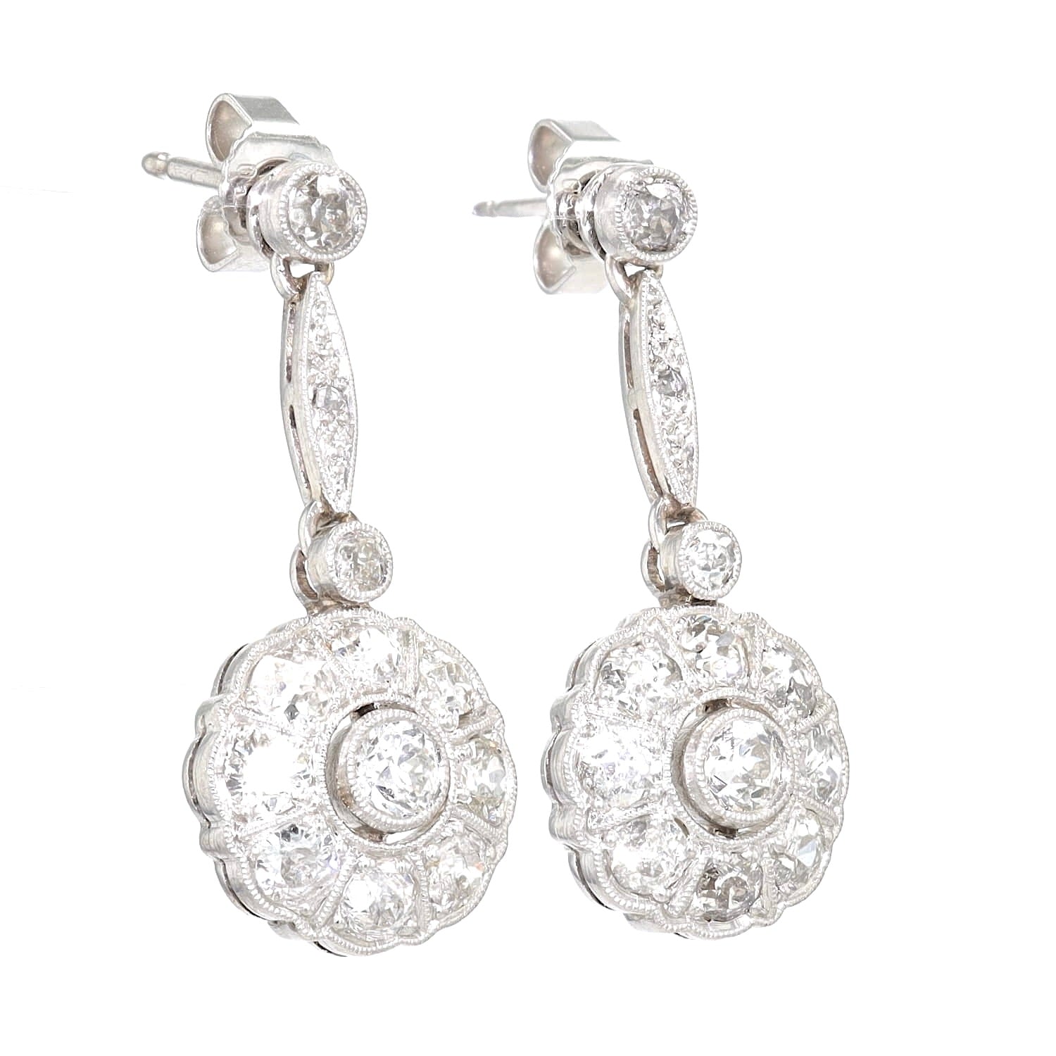 Art Deco Ohrringe in 585/750er Weißgold und Platin mit insgesamt ca. 1,8 ct Diamanten, , hängend rechts gedreht