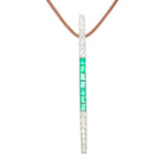 Art Deco Anhänger(ehemals Brosche) aus 750er Gelbgold/Platin mit Smaragden und Diamanten, hängend frontal