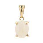 Anhänger in 333er Gelbgold mit einem Opal-Cabochon, hängend frontal