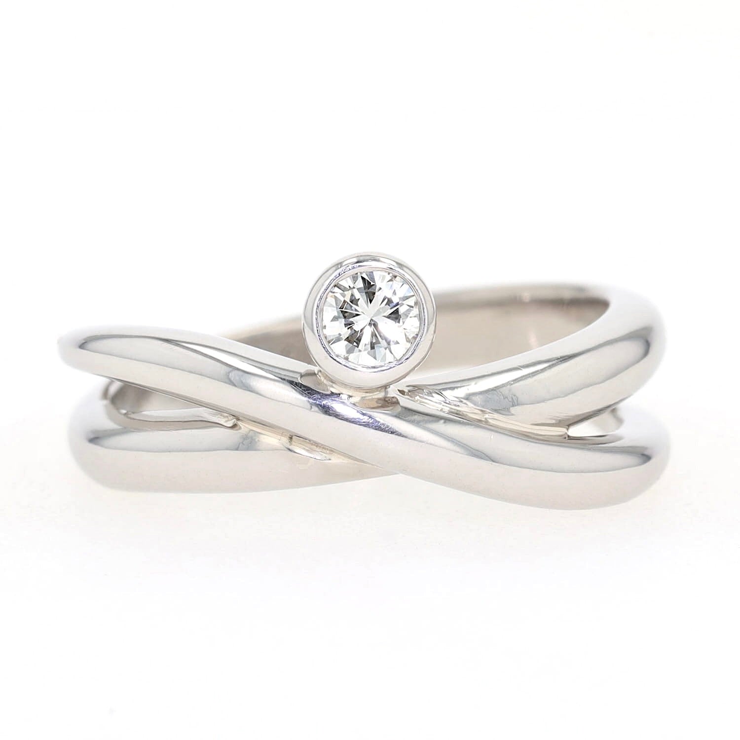 Ring in 585er Weißgold mit einem Brillanten, liegend frontal