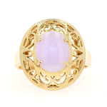 Ring in 750er Gelbgold mit einem lavendelfarbener Jadeit, liegend frontal