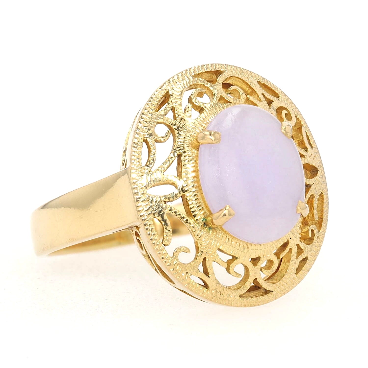 Ring in 750er Gelbgold mit einem lavendelfarbener Jadeit, liegend rechts gedreht