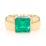 Ring in 750er Gelb-Weißgold mit einem Smaragd, ca. 2,5 ct, liegend frontal