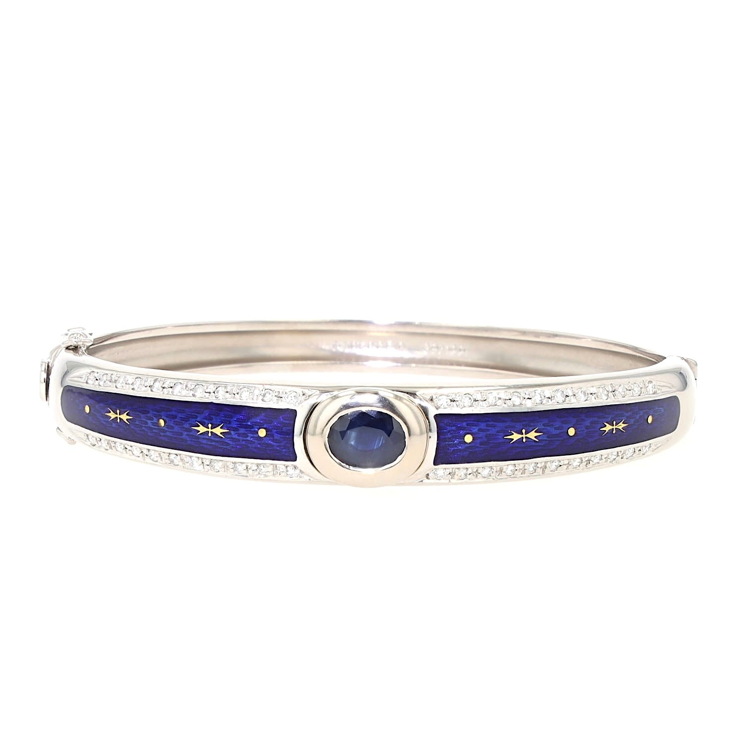 Armreif Fabergé by Victor Mayer 89/100 in 750er Weißgold mit blauer Emaille, Brillanten und einem blauen Saphir, liegend frontal von vorne