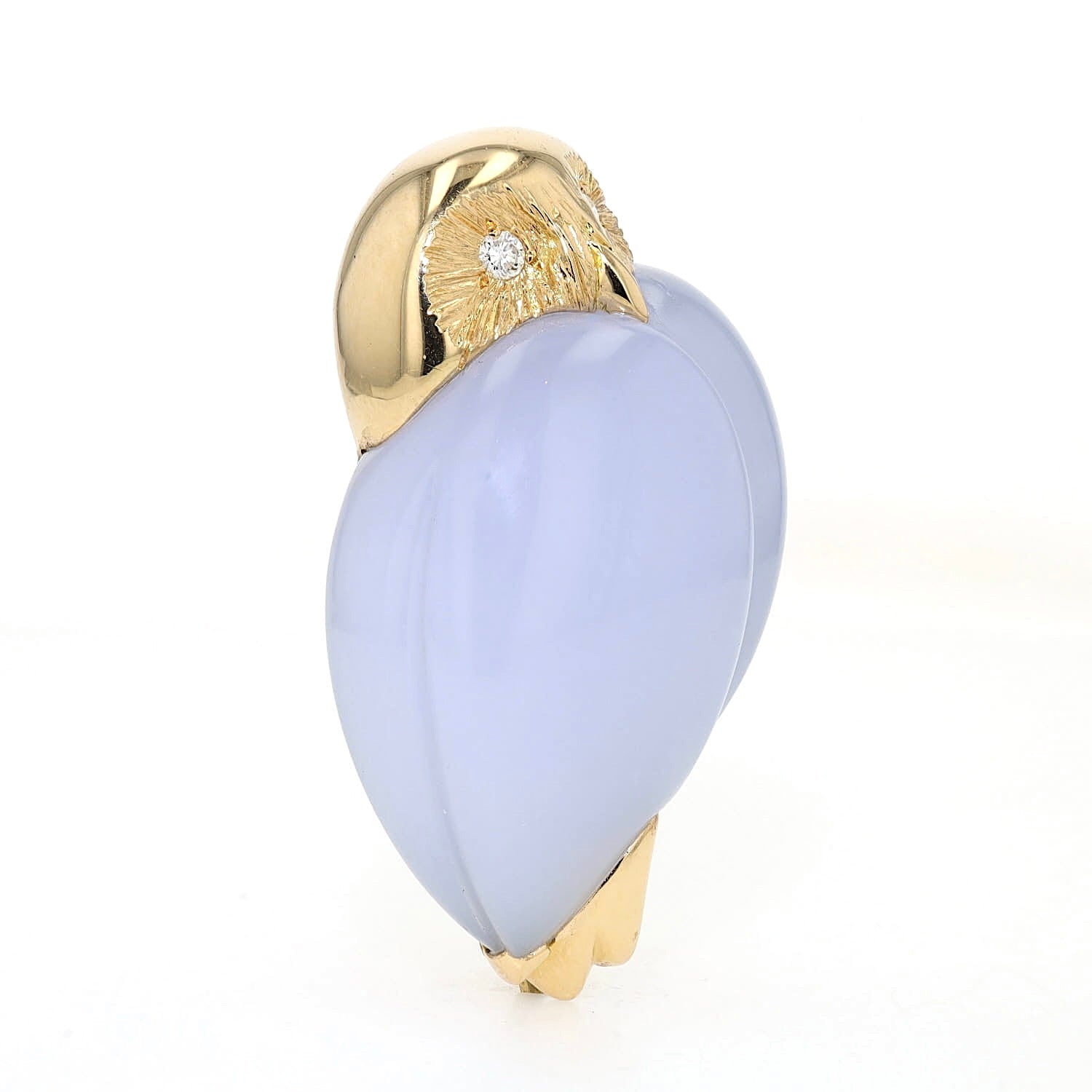 Lüth Bijoux Brosche als Eule in 750er Gelbgold mit einer Chalcedon-Gravur und Brillanten, stehend rechts gedreht