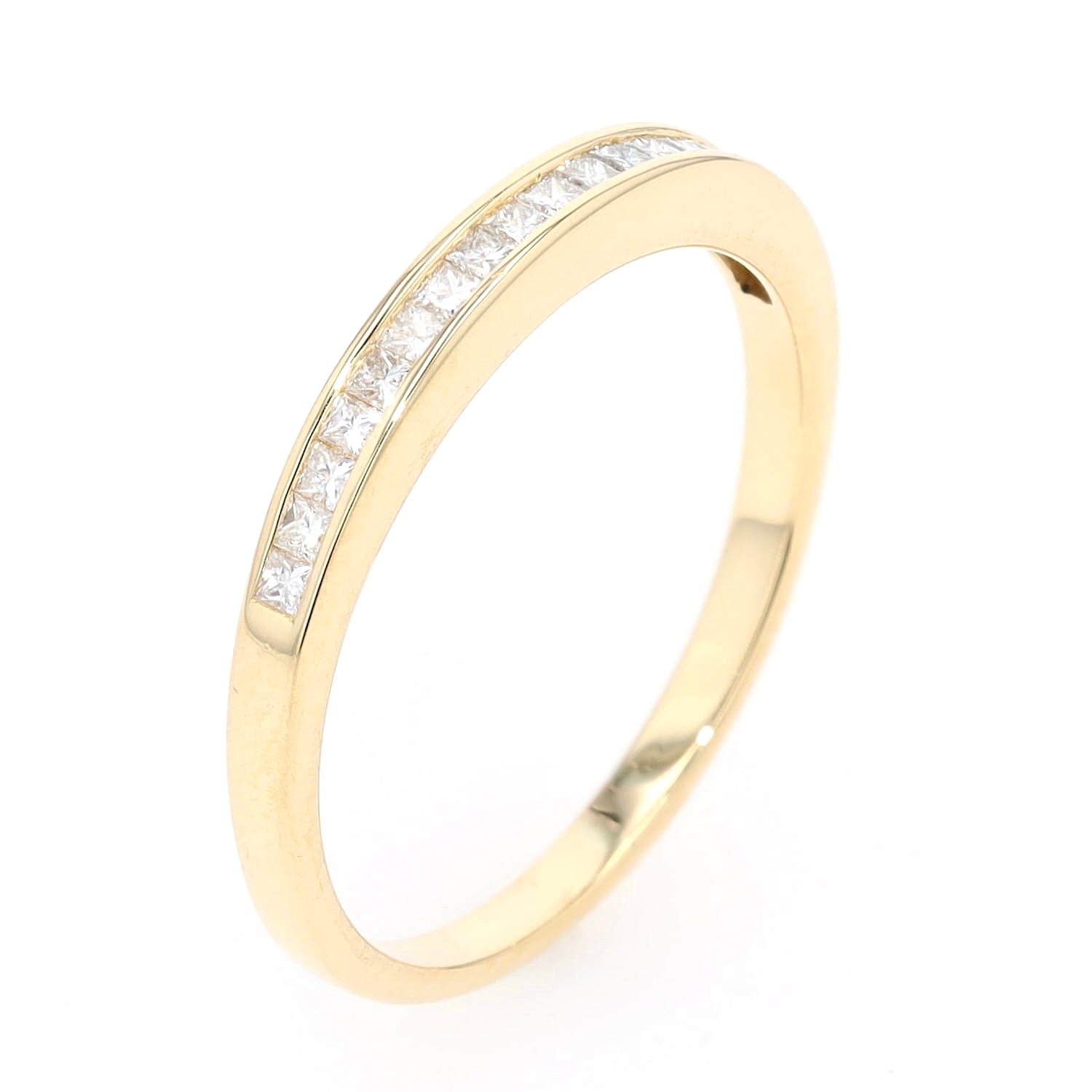 Ring in 750er Gelbgold mit Diamanten, stehend