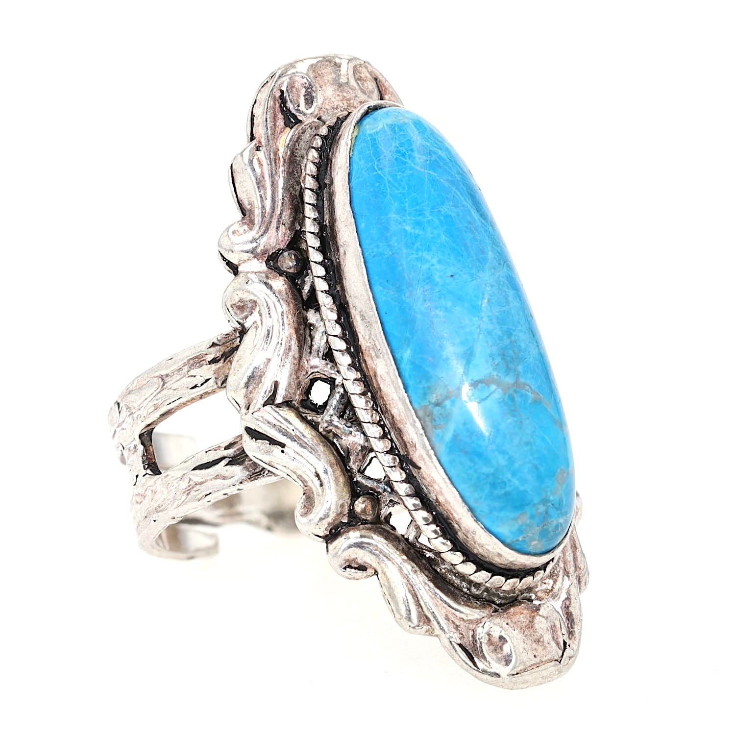 Ring in 925er Silber mit einem Chrysokoll, liegend rechts gedreht