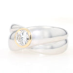 Crossover-Ring in 750er Weißgold mit einem Brillanten ca. 0,70 ct, liegend leicht rechts gedreht