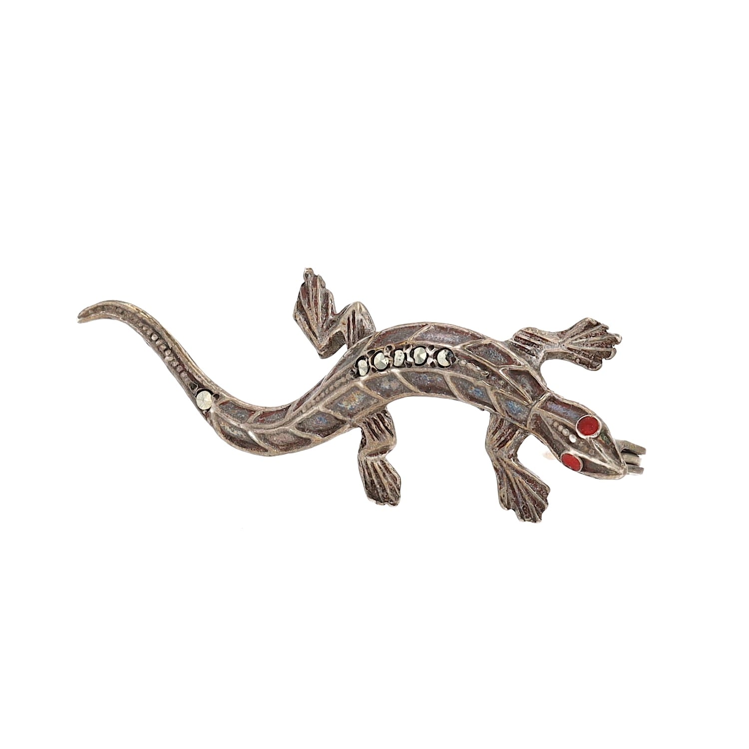 Art Deco brooch made of 830 silver in the shape of a salamander, slightly turned from top to the right 