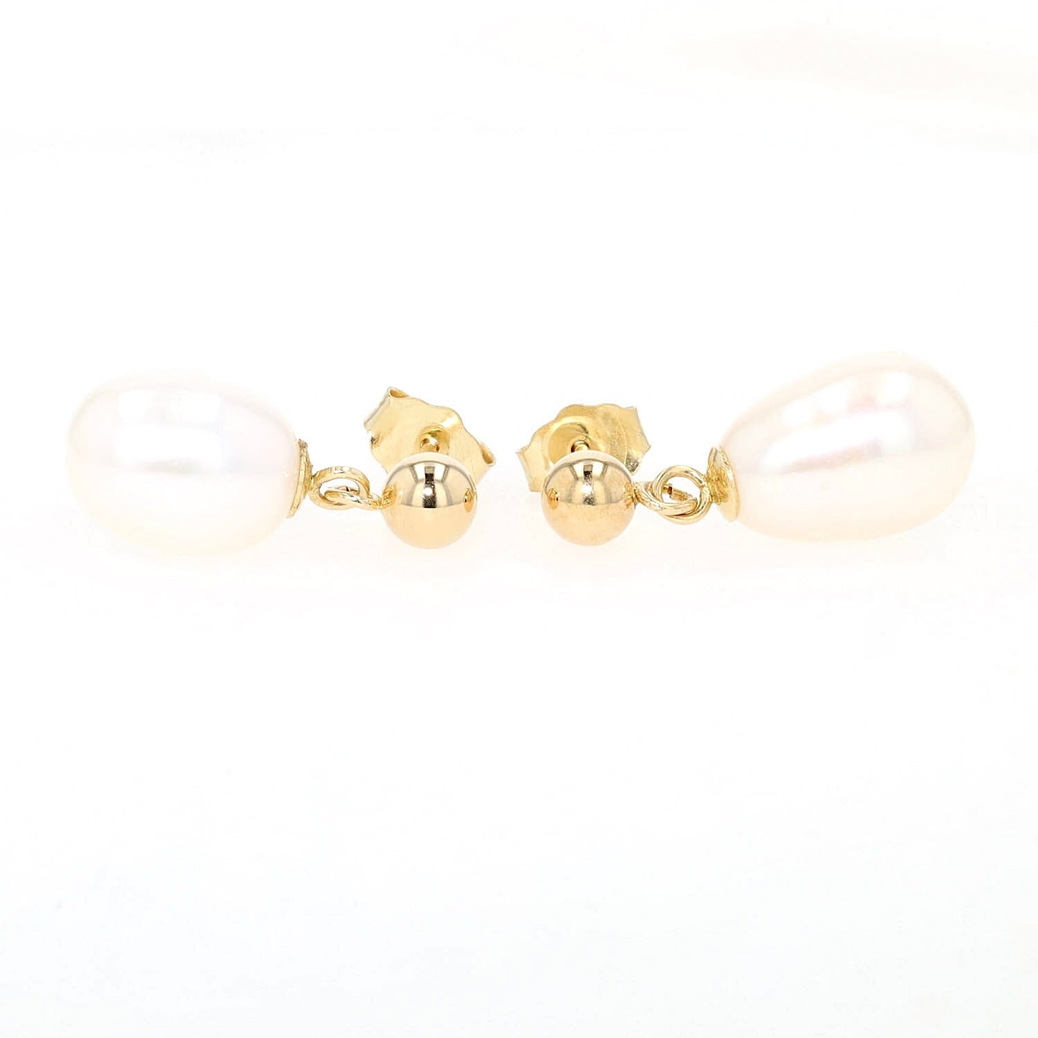 Ohrringe in 750er Gelbgold mit je einer Zuchtperle, liegend frontal