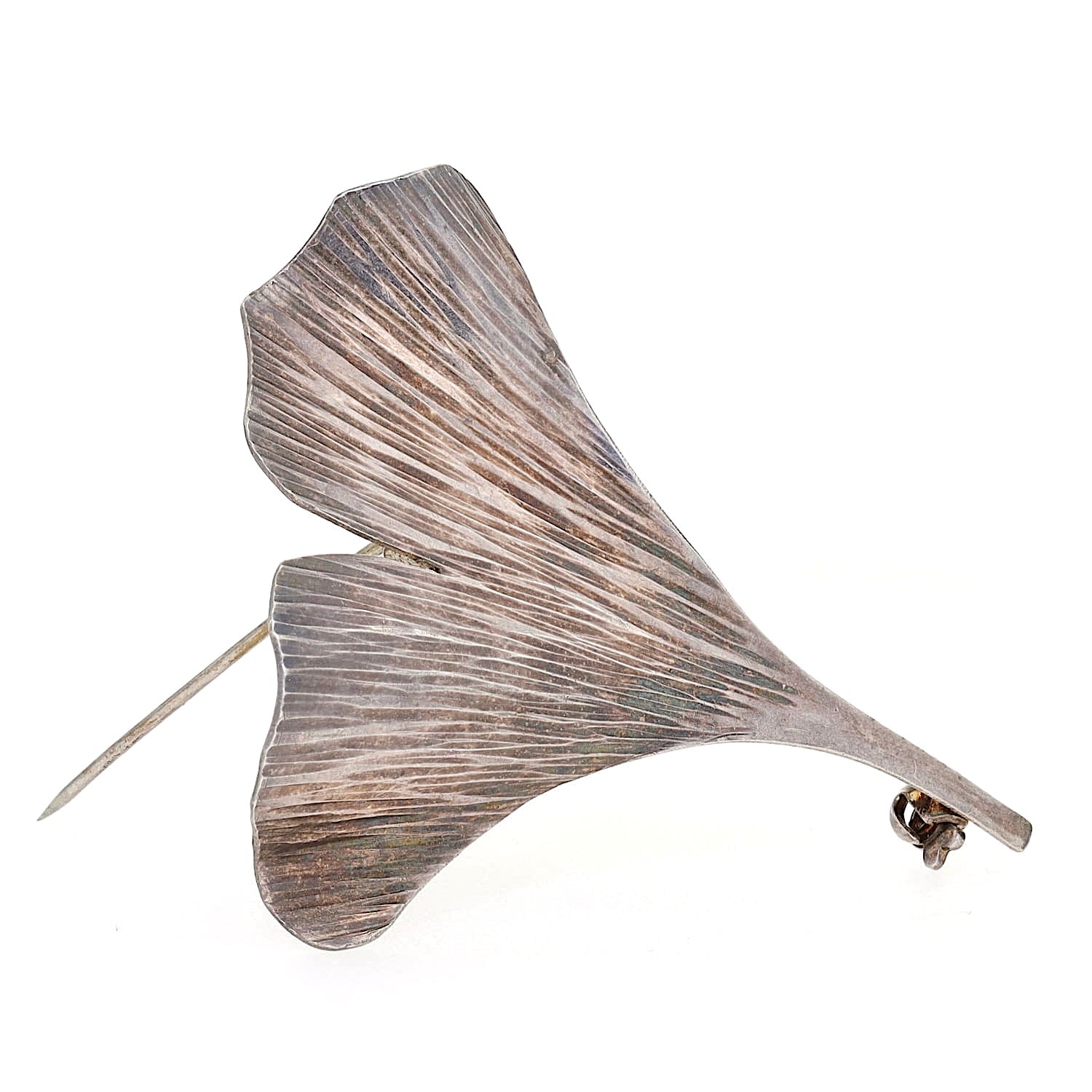 brooch Handcrafted in Weimar in the shape of a ginkgo leaf made of 835 silver, standing turned to the right