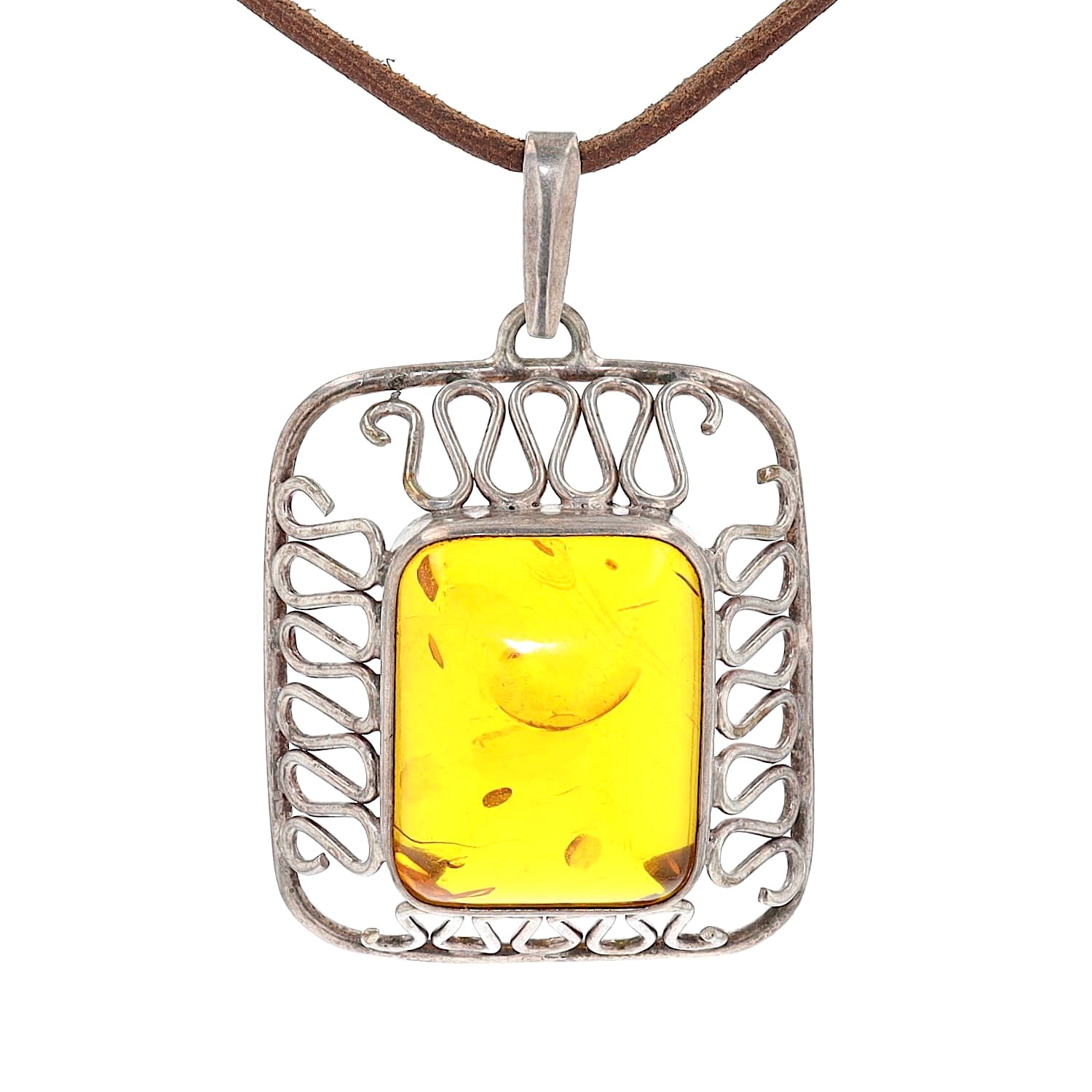 Vintage Anhänger in 835er Silber mit einem Bernstein, hängend frontal