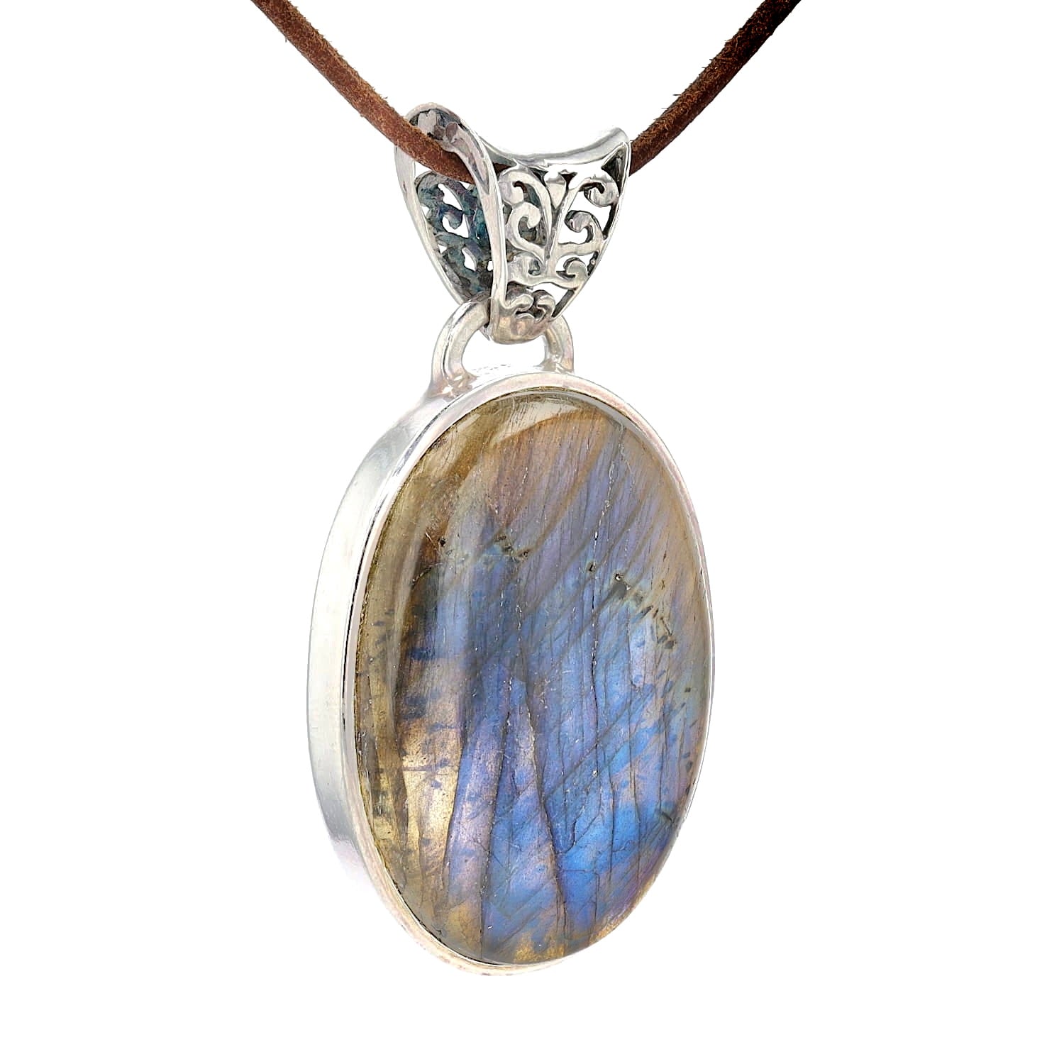 Großer Anhänger in 925er Silber mit einem Labradorit, liegend rechts gedreht