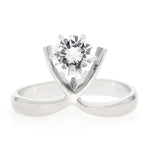 Ring in 585er Weißgold mit einem Brillanten ca. 0,90 ct, liegend frontal von vorne