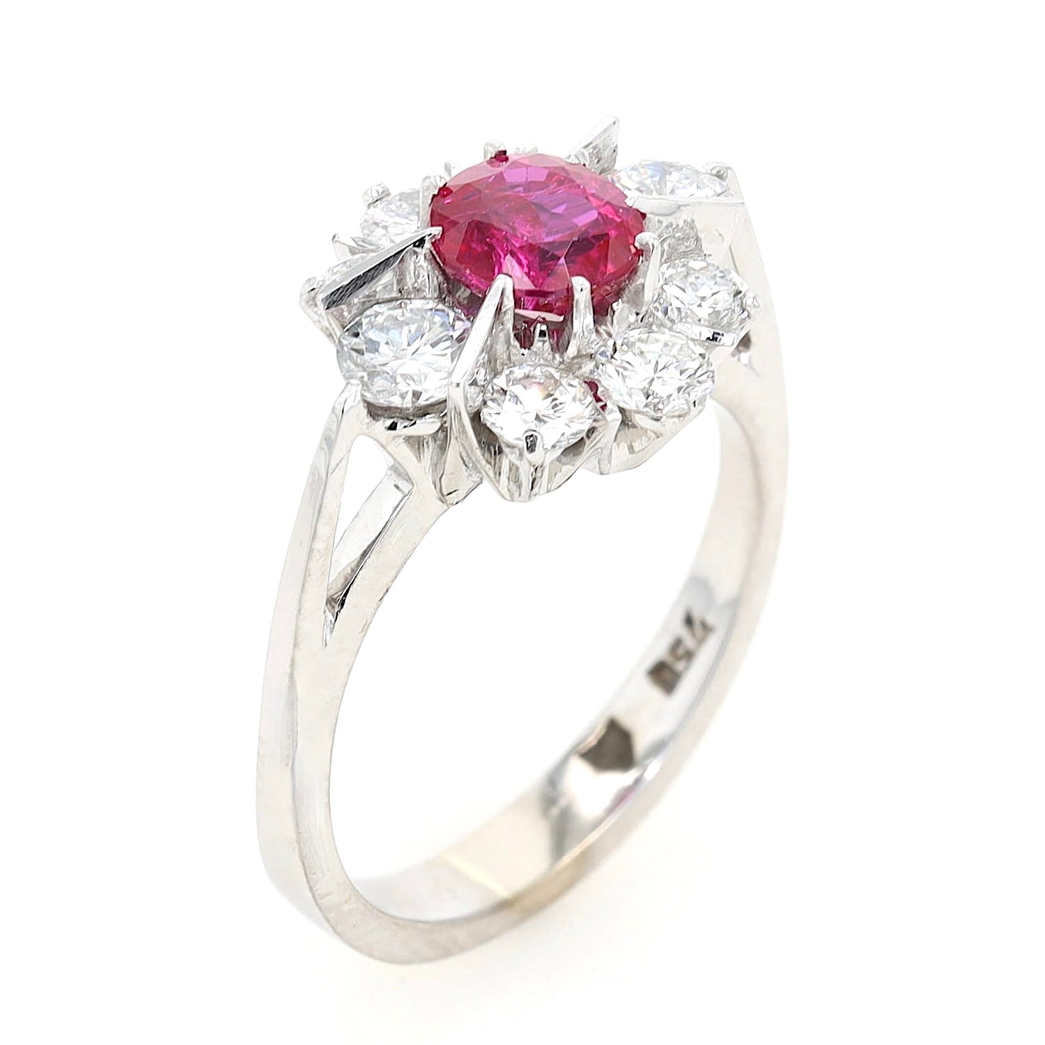 Ring in 750 white gold with a ruby and Brilliants, standing