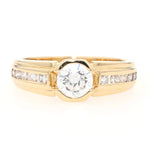 Ring in 750 yellow gold with a total of approx. 1.2 ct Brilliants, lying frontally