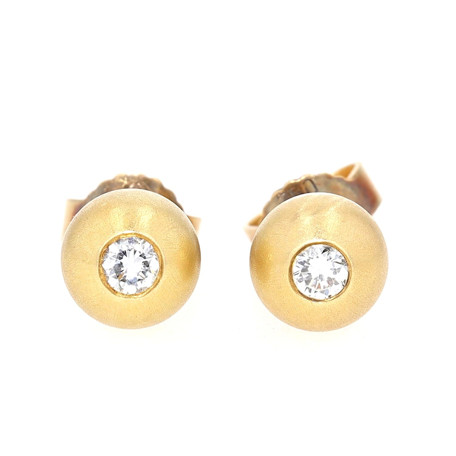 Stud earrings in 750 yellow gold with each with a brilliant, lying frontally