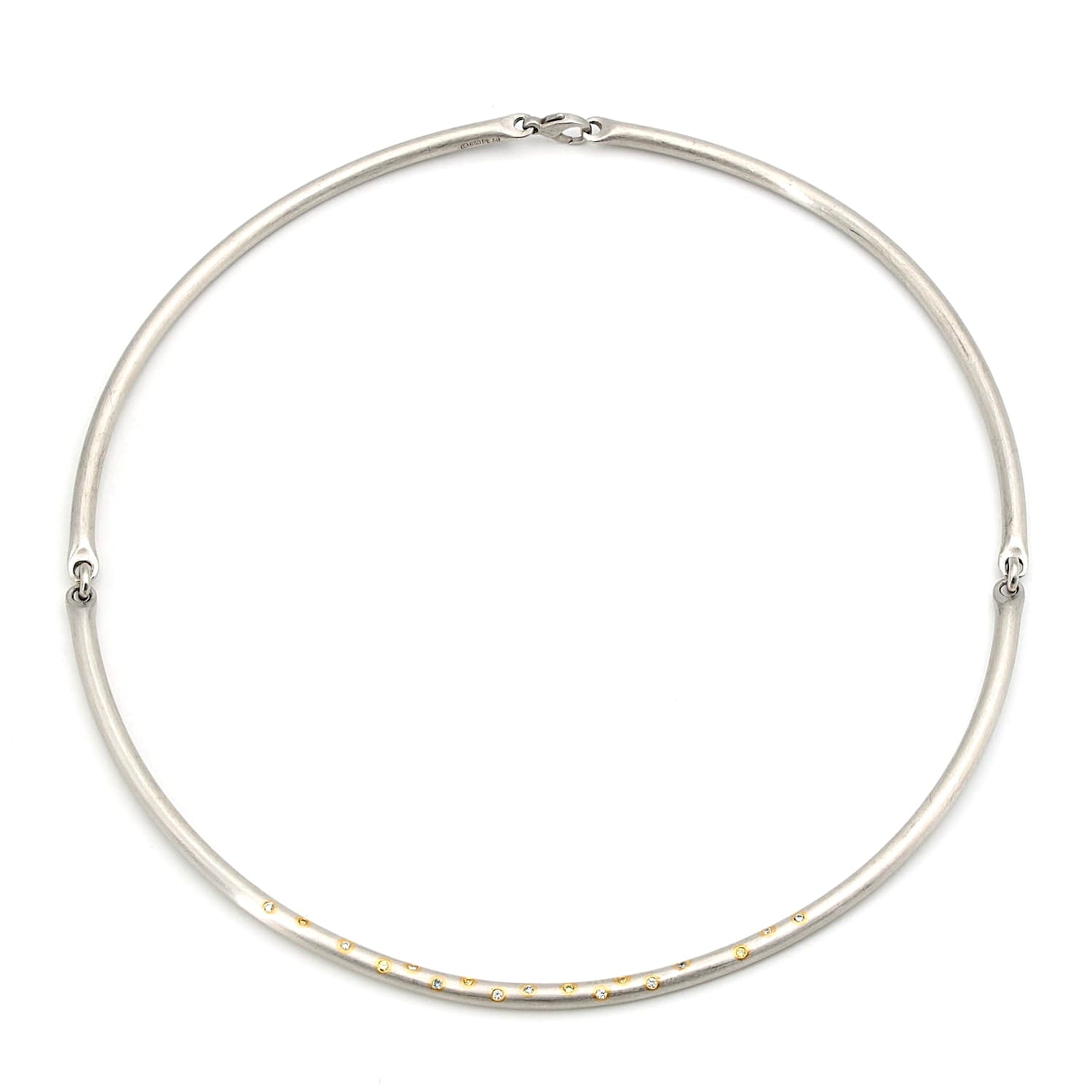 Henrich & Denzel Collier in 950er Paltin mit weißen und farbigen Diamanten, liegend geschlossen Draufsicht