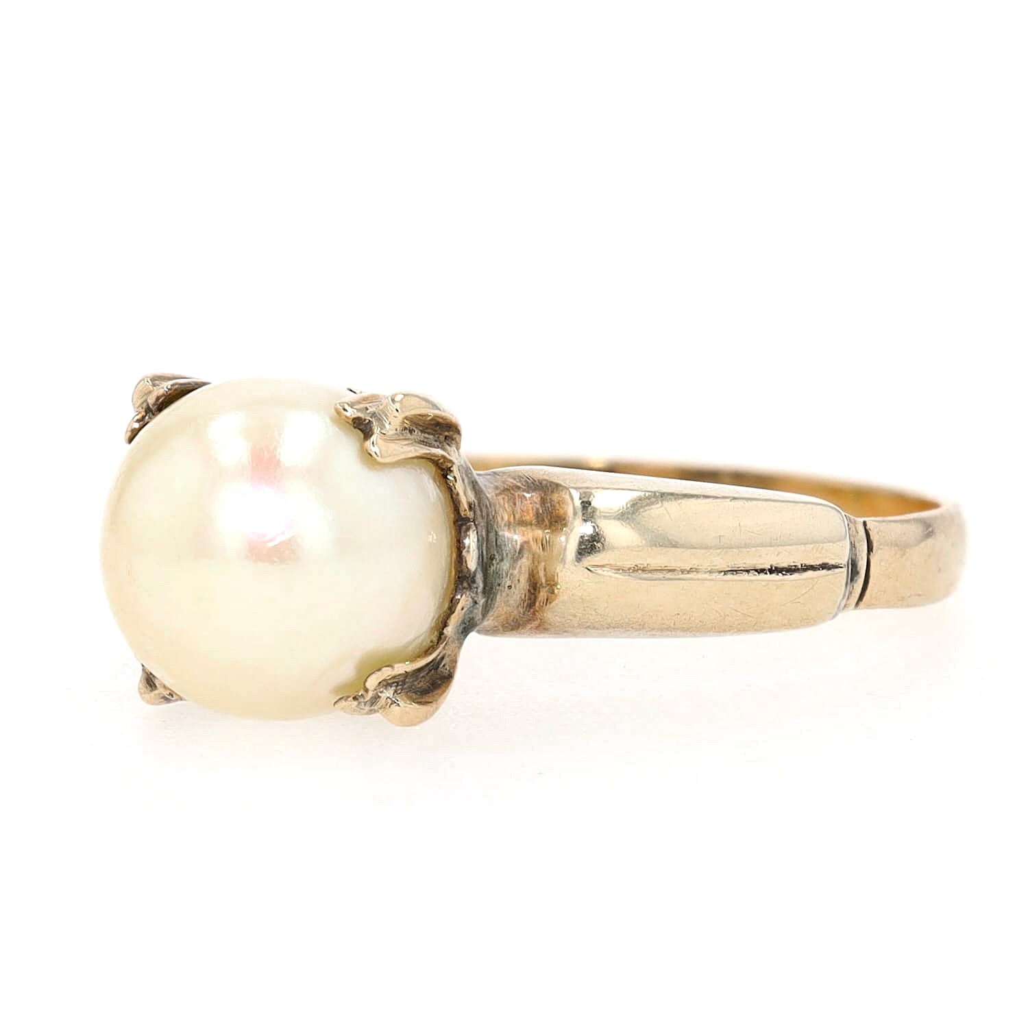 Vintage Ring in 12 kt Gelbgold mit einer Zuchtperle, liegend links gedreht
