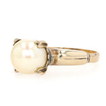 Vintage Ring in 12 kt Gelbgold mit einer Zuchtperle, liegend links gedreht