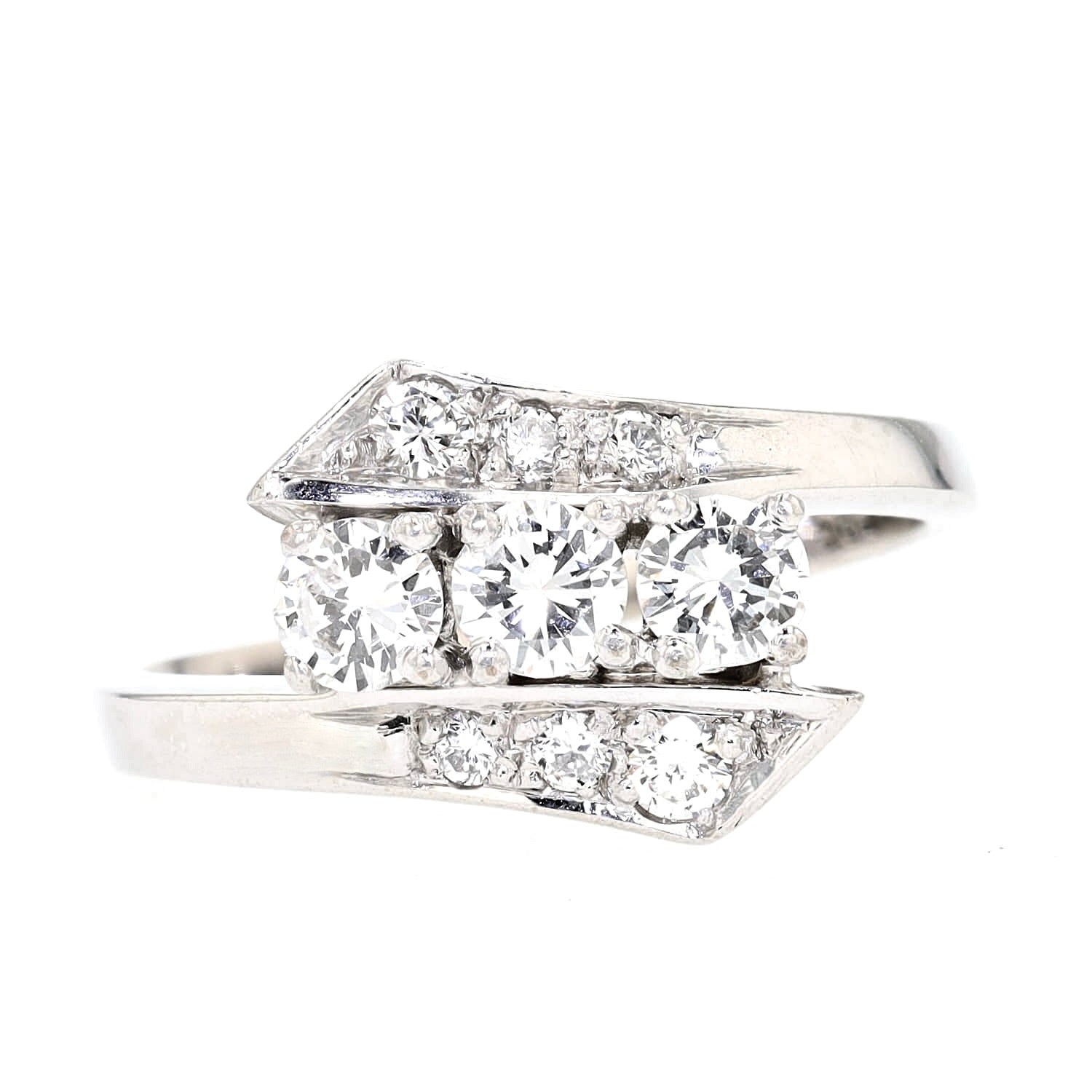 Trilogie-Ring in 585er Weißgold mit Brillanten, liegend frontal