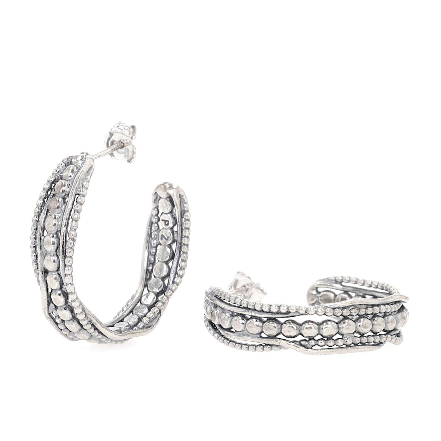 Kreolen in 925er Silber, einer stehend, einer liegend