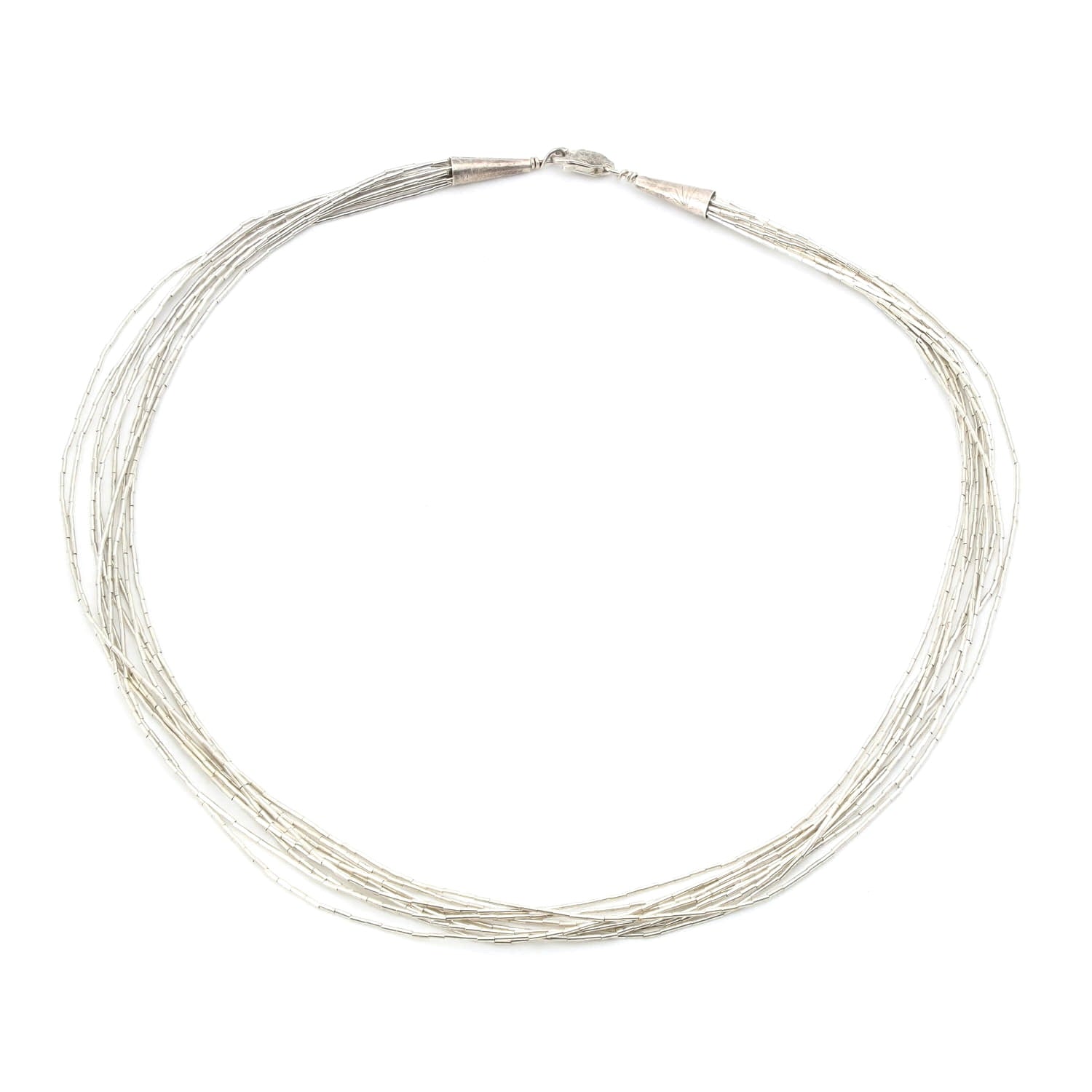 Liquid Silver Collier in 925er Silber, liegend geschlossen