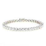 Luxuriöses Tennisarmband in 750er Weißgold mit insgesamt ca. 7,5 ct Brillanten, geschlossen frontal