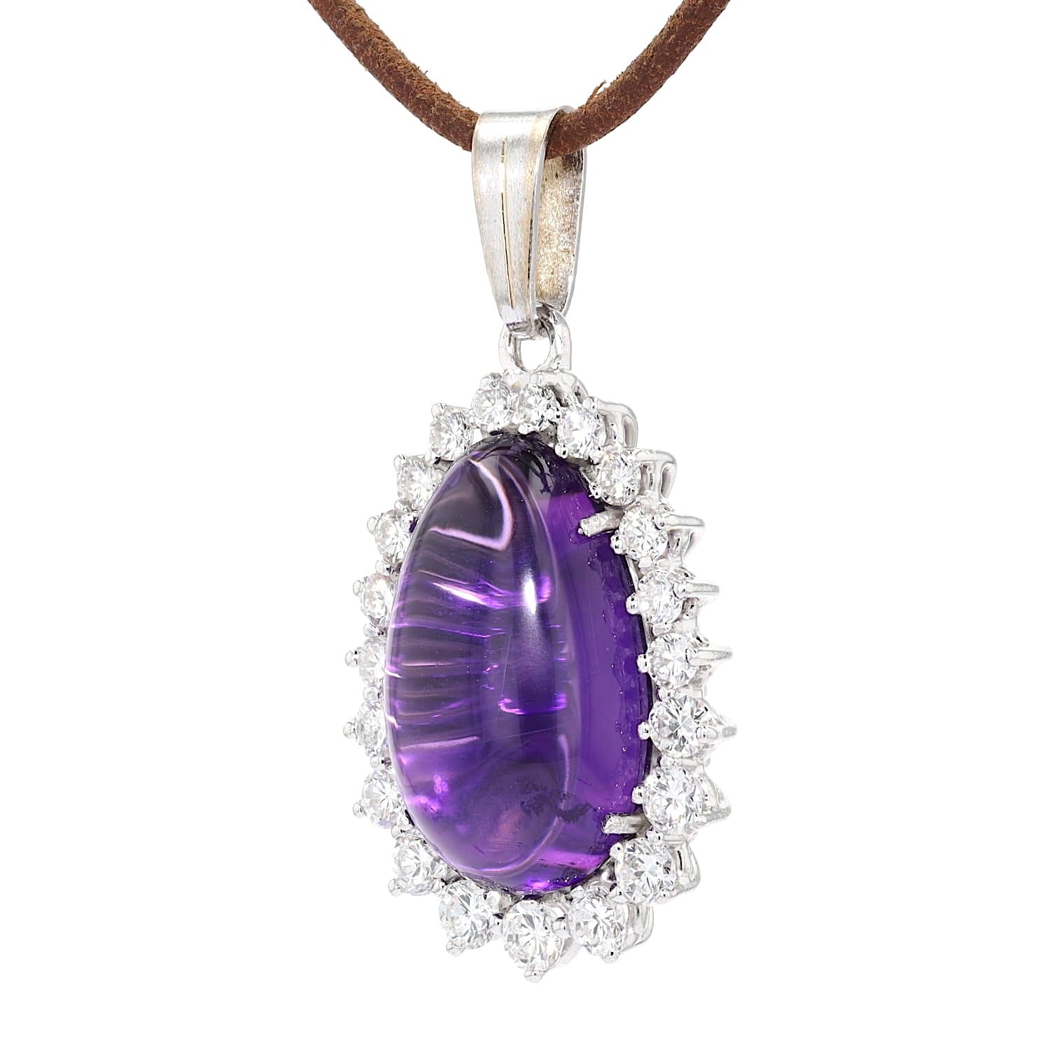 Anhänger in 585er Weißgold mit einem Amethysten in Tropfenform und ca. 1,27 ct Brillanten , hängend links gedreht