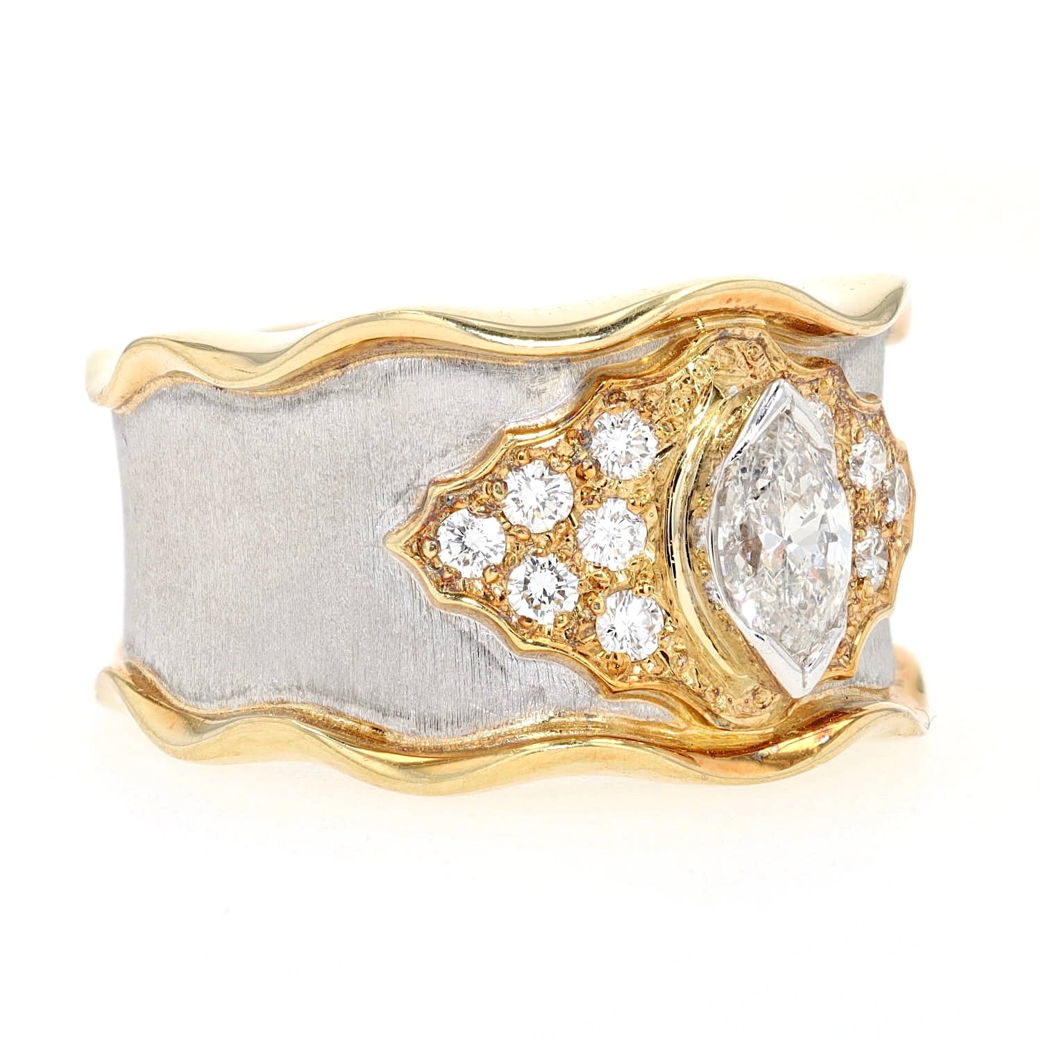 Unique ring in 750 yellow gold and platinum with a total of approx. 0.73 ct diamonds, turned lying on the right