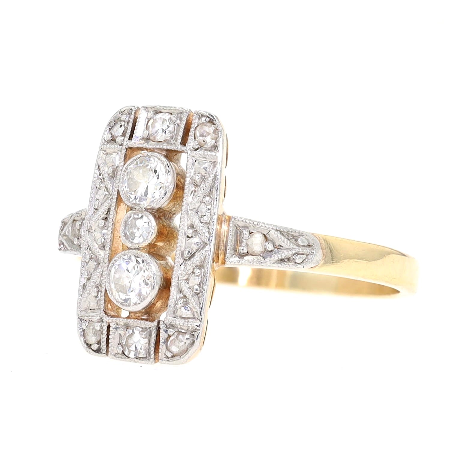 Art Déco Ring in 585er Gelbgold, Schauseite platiniert mit Diamanten, liegend links gedreht