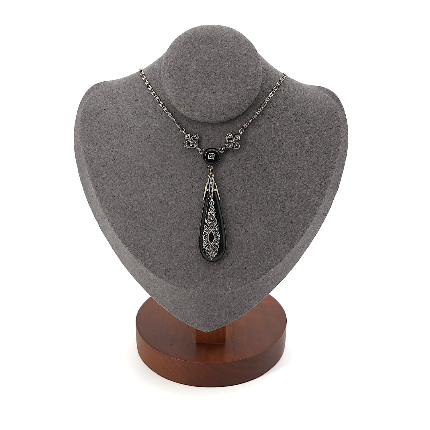 Art Deco necklace in 925 silver with onyx and marcasites, on a dark bust